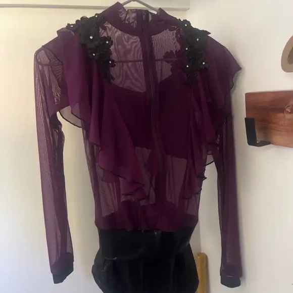 Purple dance costume with bra top - Picture 2 of 3
